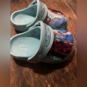 Crocs Toddler‎ Size C6 Blue Frozen II Clogs